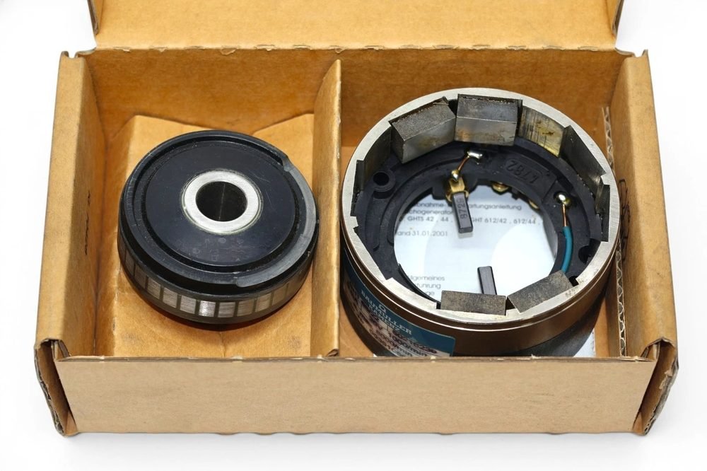 Baumüller GHTS 42/44 tachogenerator and brush holder assembly
